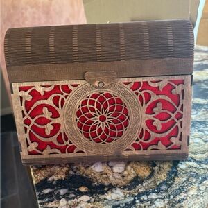 Elegant Red and Brown Cosmetic Case
